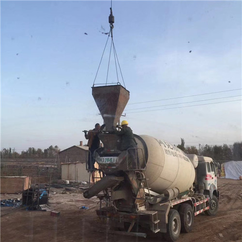 桃山区“精准瞄准”—— 吊车的 “定位导航” 技术